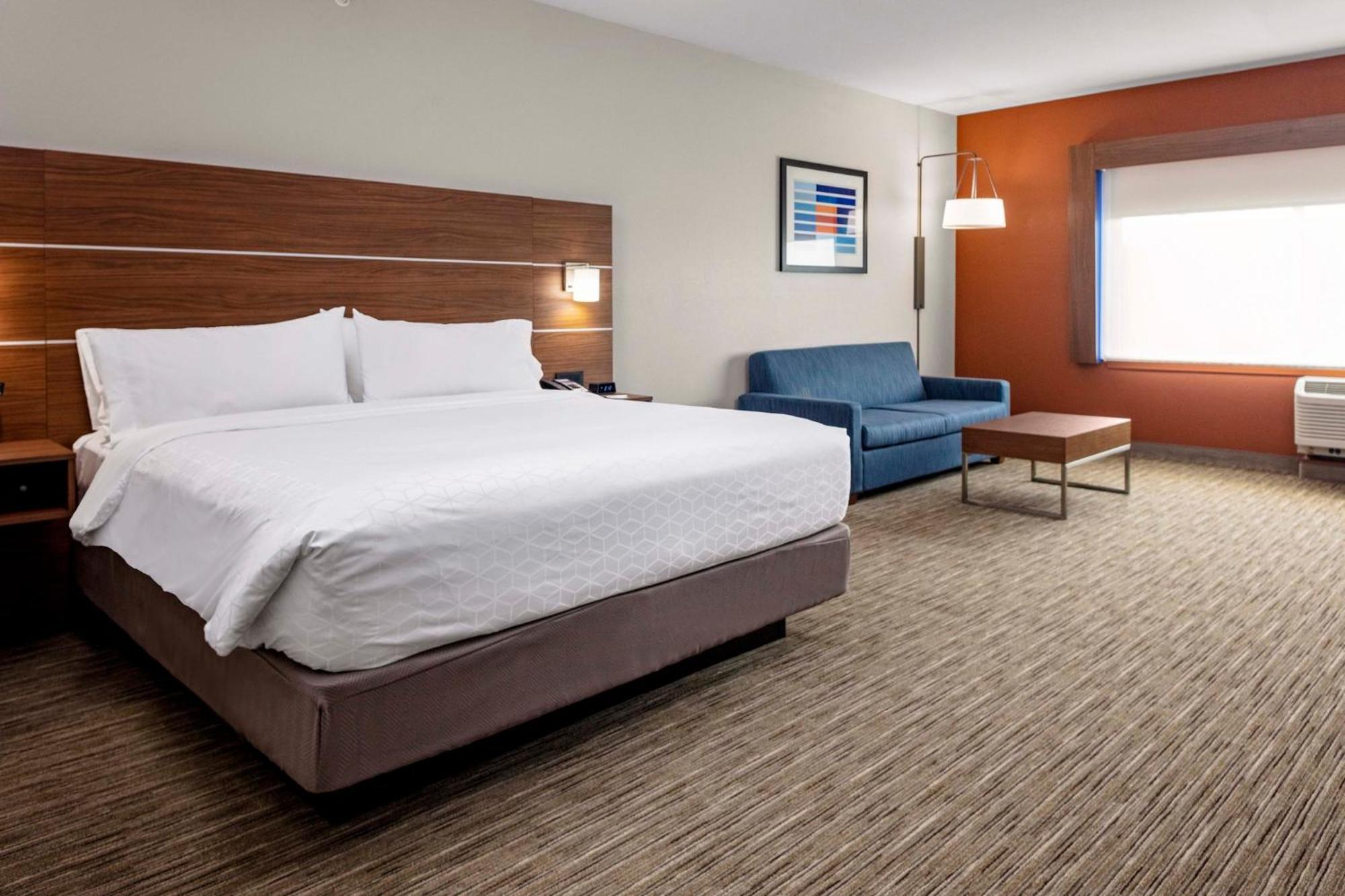 Holiday Inn Express & Suites - Madison, An Ihg Hotel Eksteriør billede